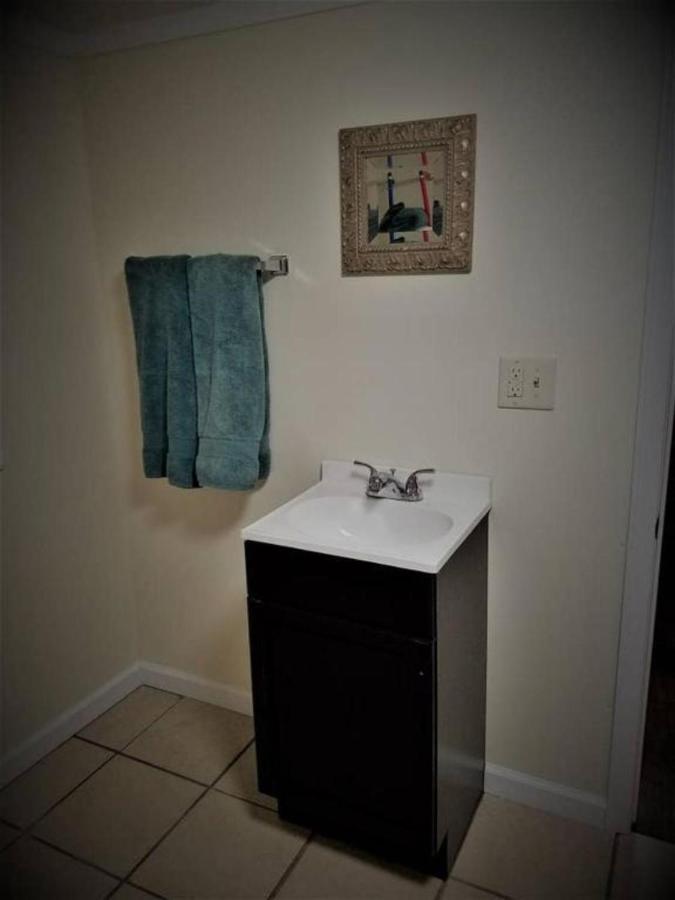 Cheap East Knoxville Basement Studio Экстерьер фото